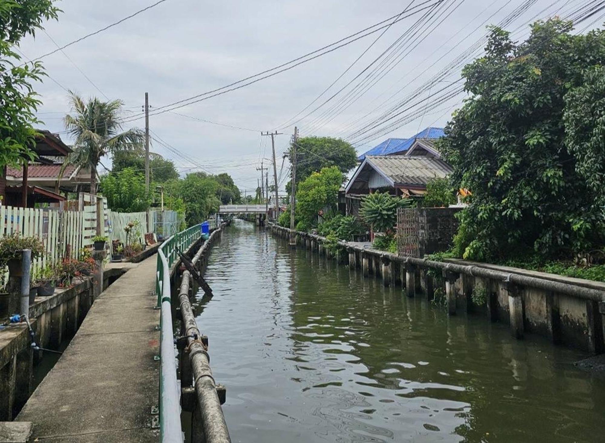 Nipatra Homestay Bangkok Extérieur photo